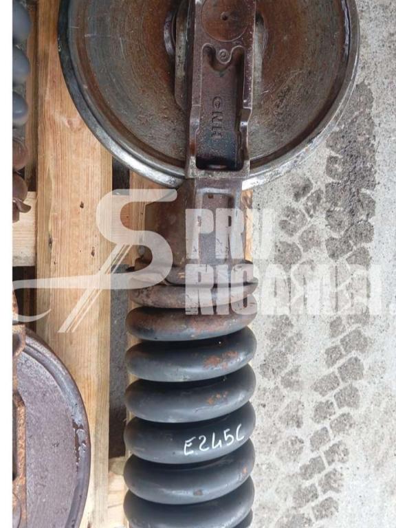 Roue folle pour New Holland E 245 C Photo 3