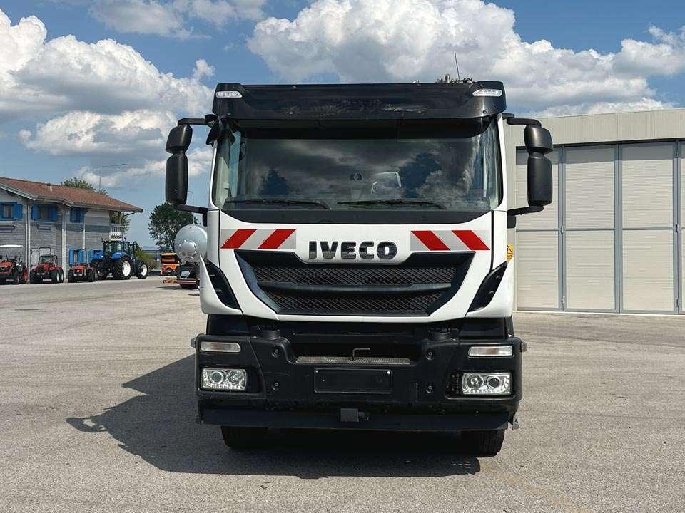 Iveco Stralis 330 6X2 Photo 24