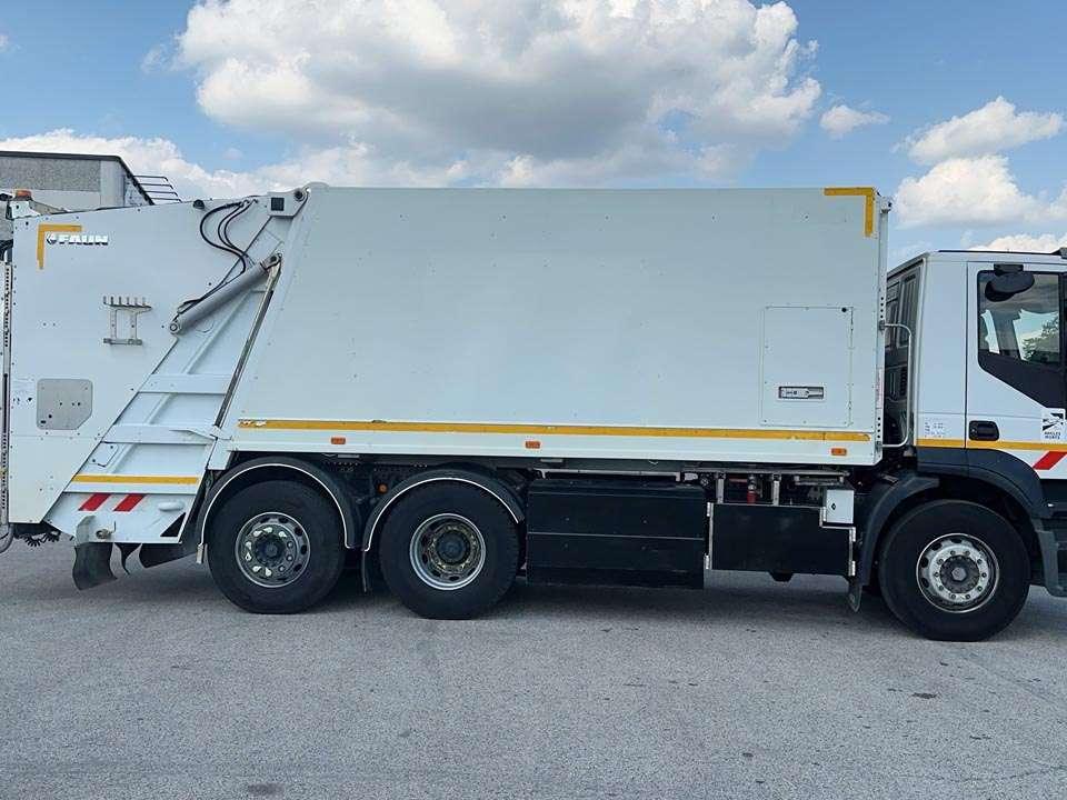 Iveco Stralis 330 6X2 Photo 25
