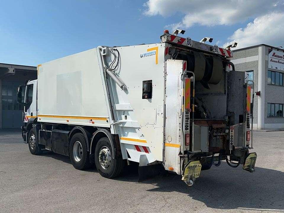 Iveco Stralis 330 6X2 Photo 3