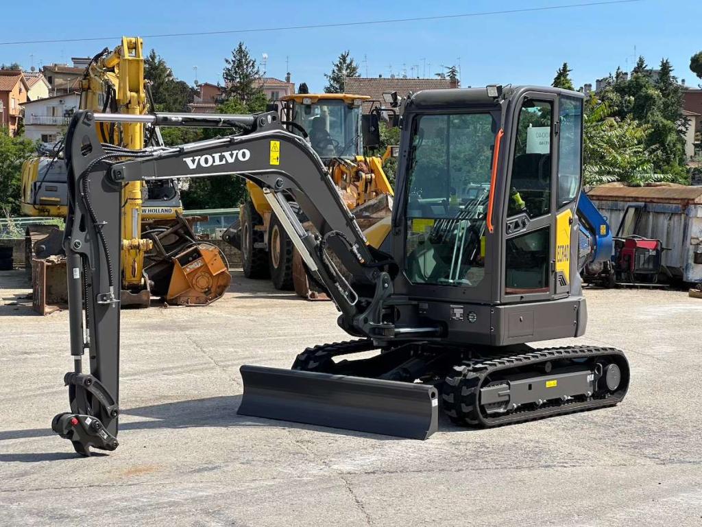 Volvo ECR40F Photo 3