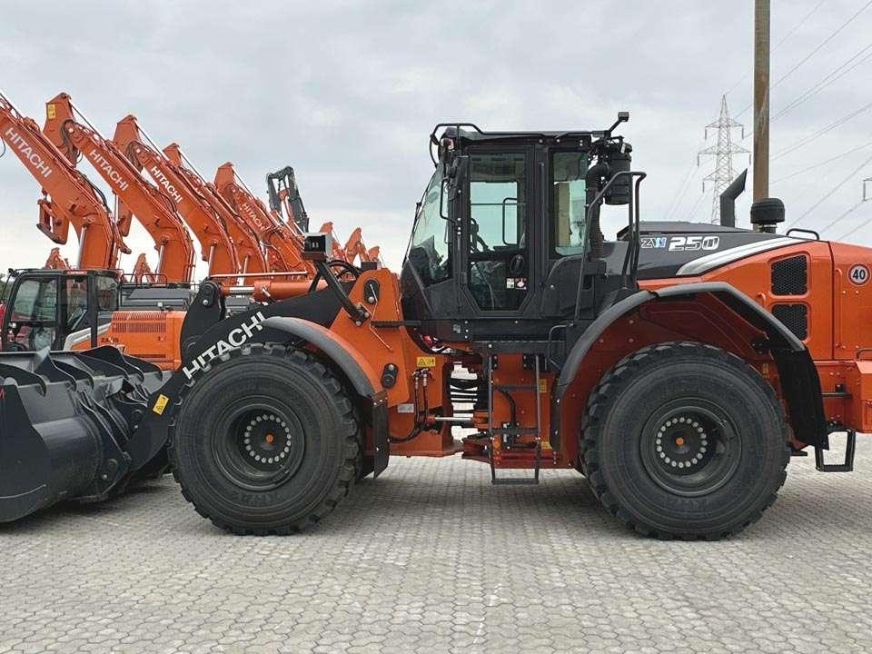 Hitachi ZW250-7 Photo 2