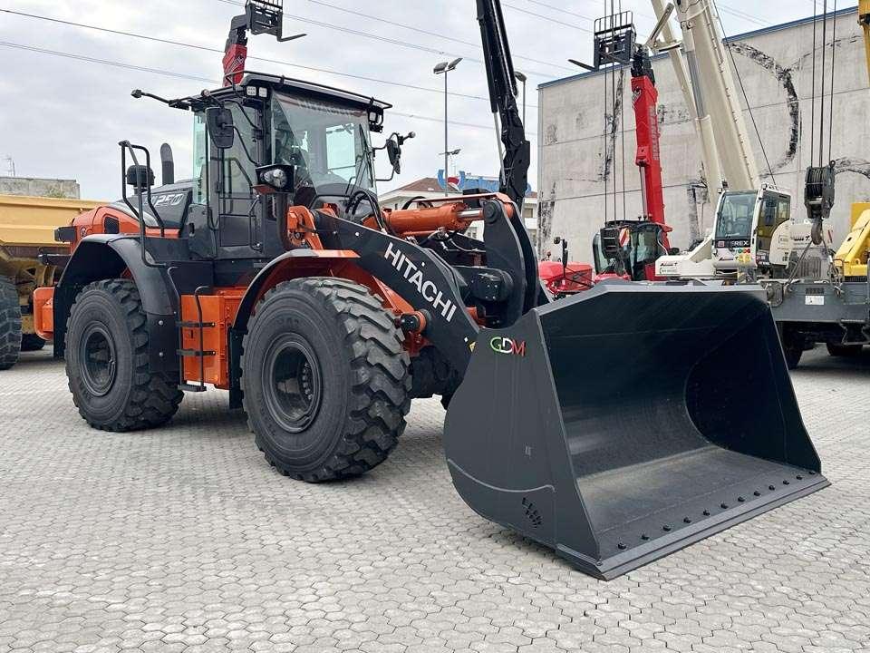 Hitachi ZW250-7 Photo 20