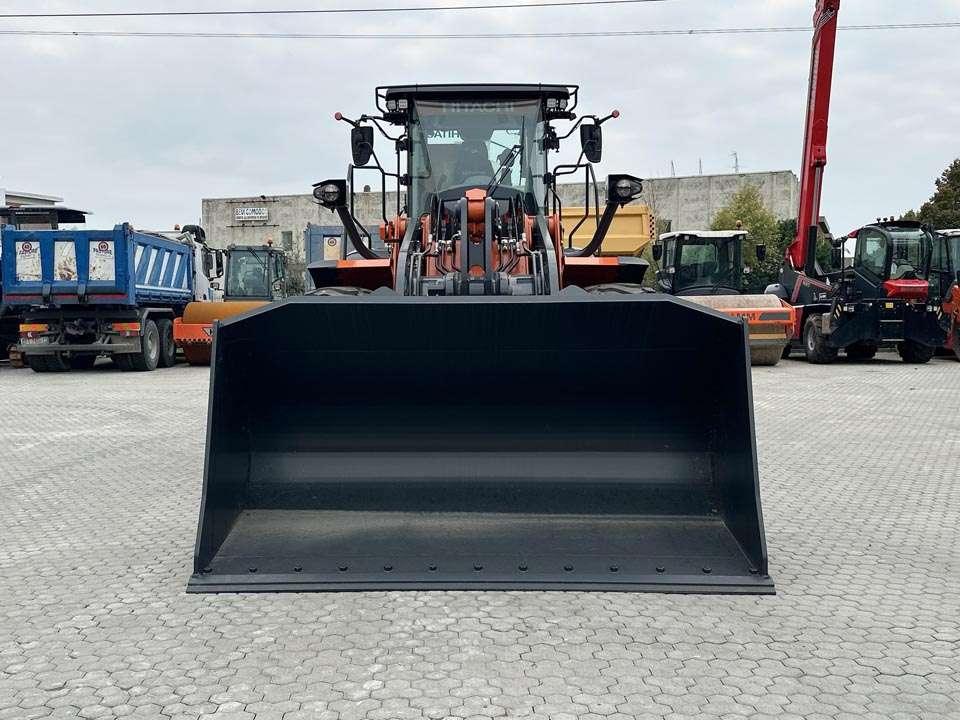 Hitachi ZW250-7 Photo 21