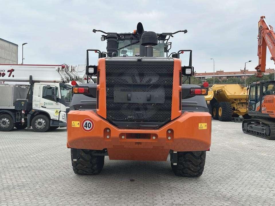 Hitachi ZW250-7 Photo 24