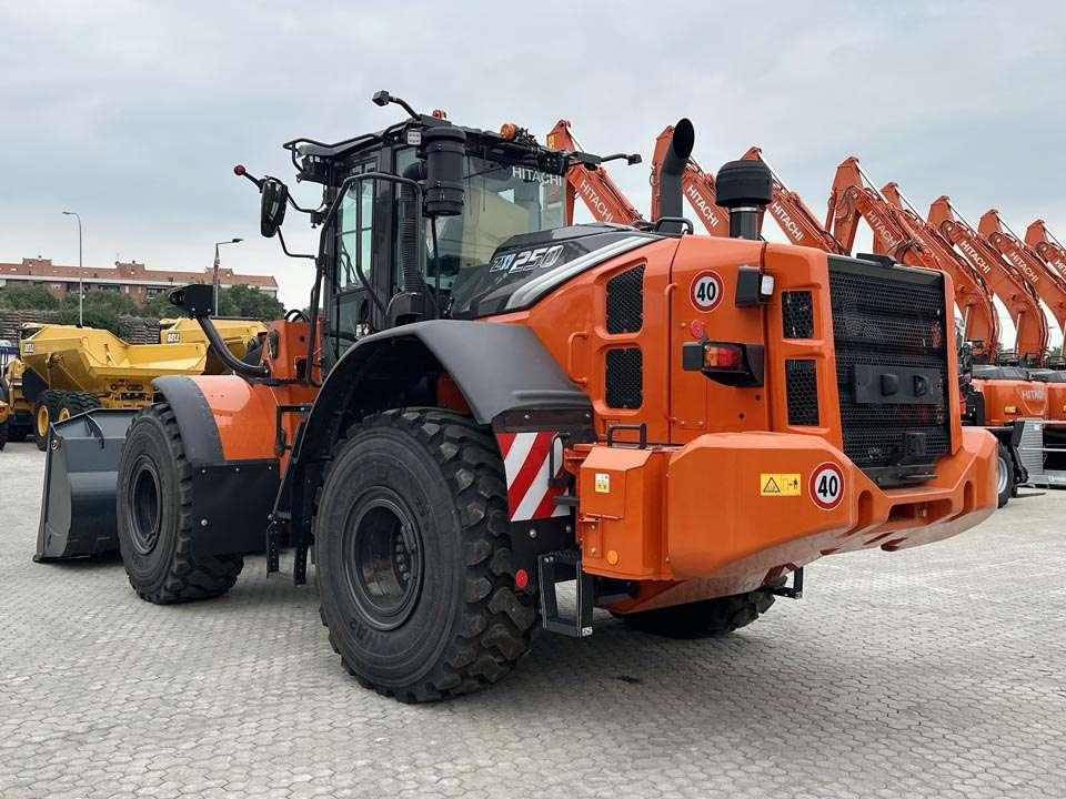 Hitachi ZW250-7 Photo 3