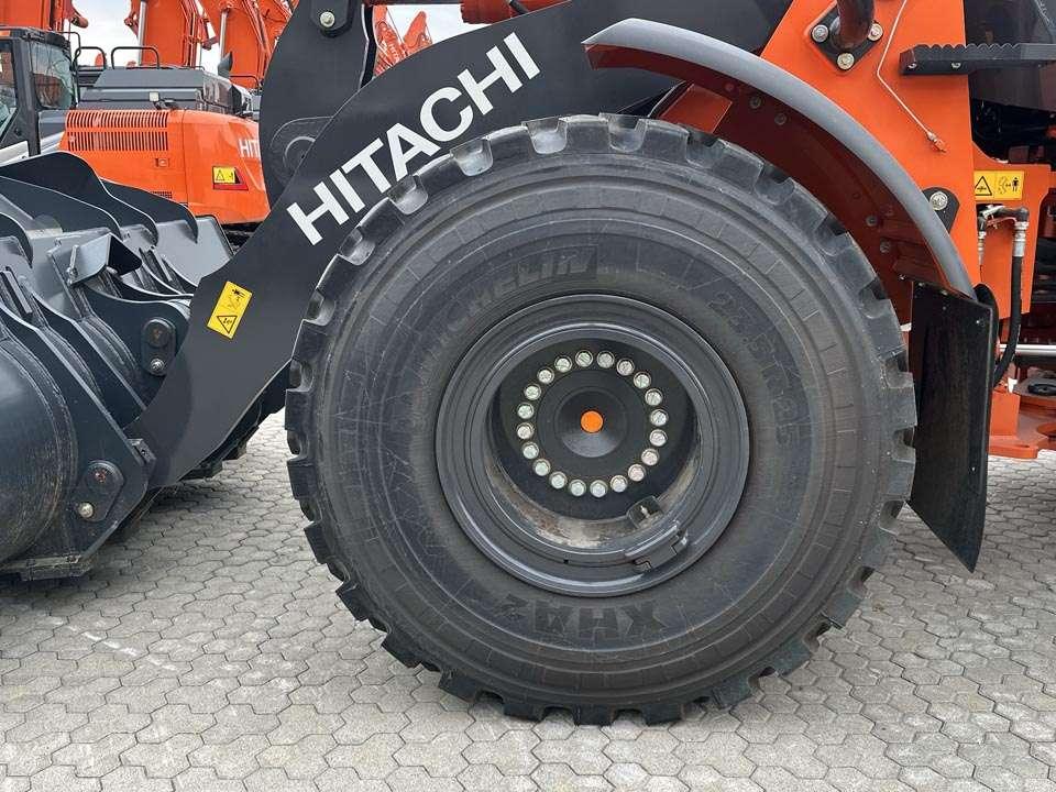 Hitachi ZW250-7 Photo 4