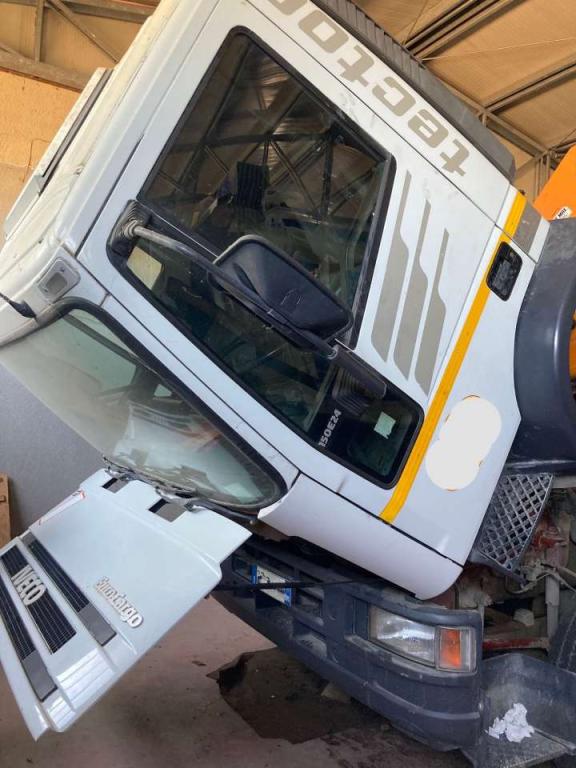 Iveco 150E24 Photo 2