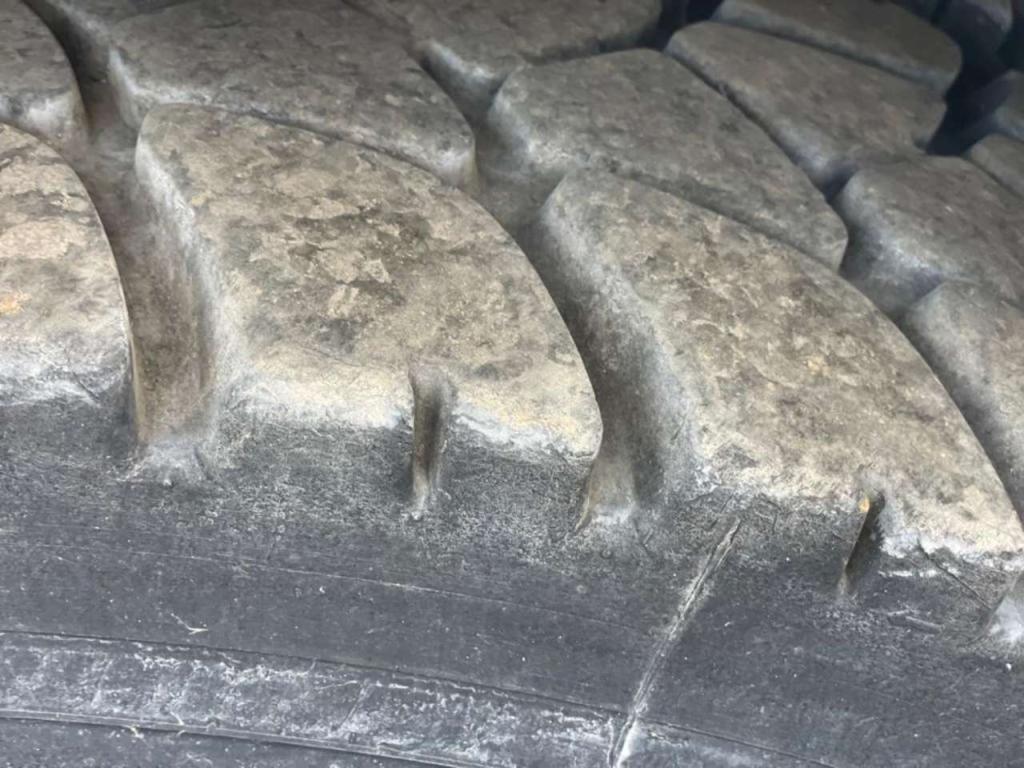 Mercedes-Benz 4144 Photo 8