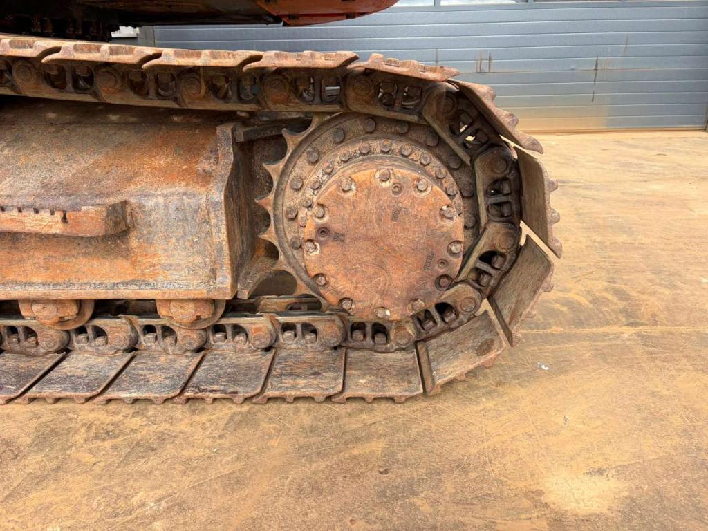 Hitachi ZX225US5LC Photo 11