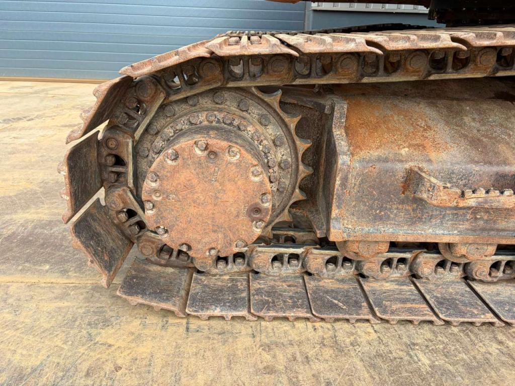 Hitachi ZX225US5LC Photo 14