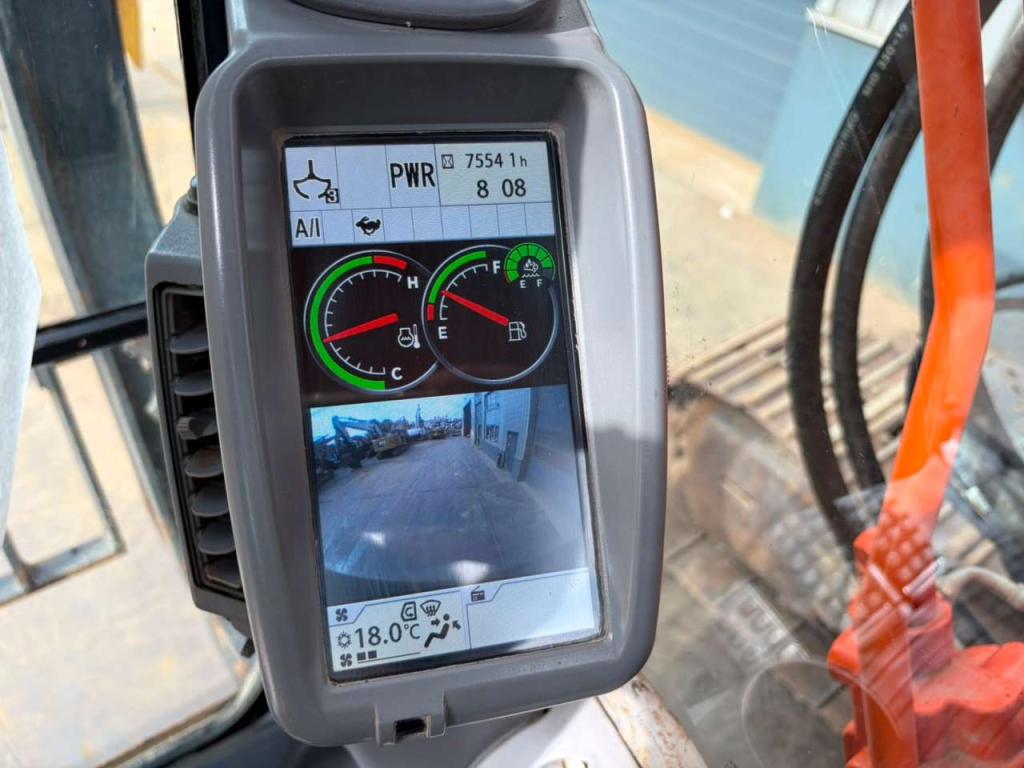 Hitachi ZX225US5LC Photo 25