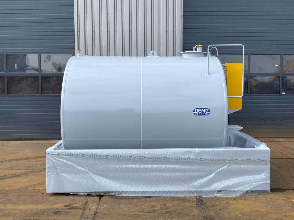 Emiliana Serbatoi TF9/50 9000Ltr fuel tank Photo 1