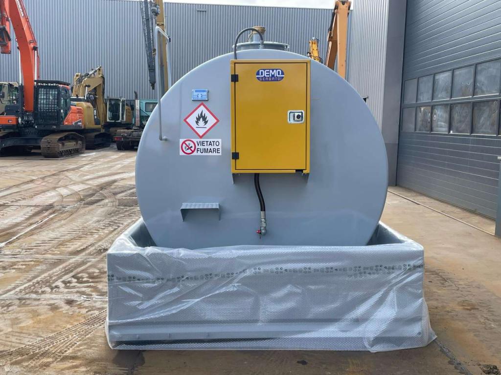 Emiliana Serbatoi TF9/50 9000Ltr fuel tank Photo 10