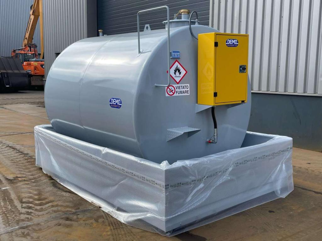 Emiliana Serbatoi TF9/50 9000Ltr fuel tank Photo 6