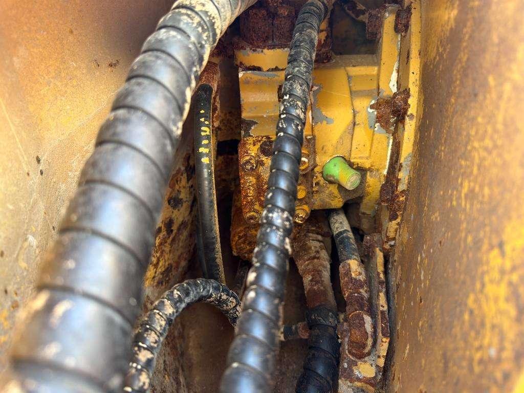 Caterpillar D6H / D6R / D6T Winch - Paccar PA110 Photo 16