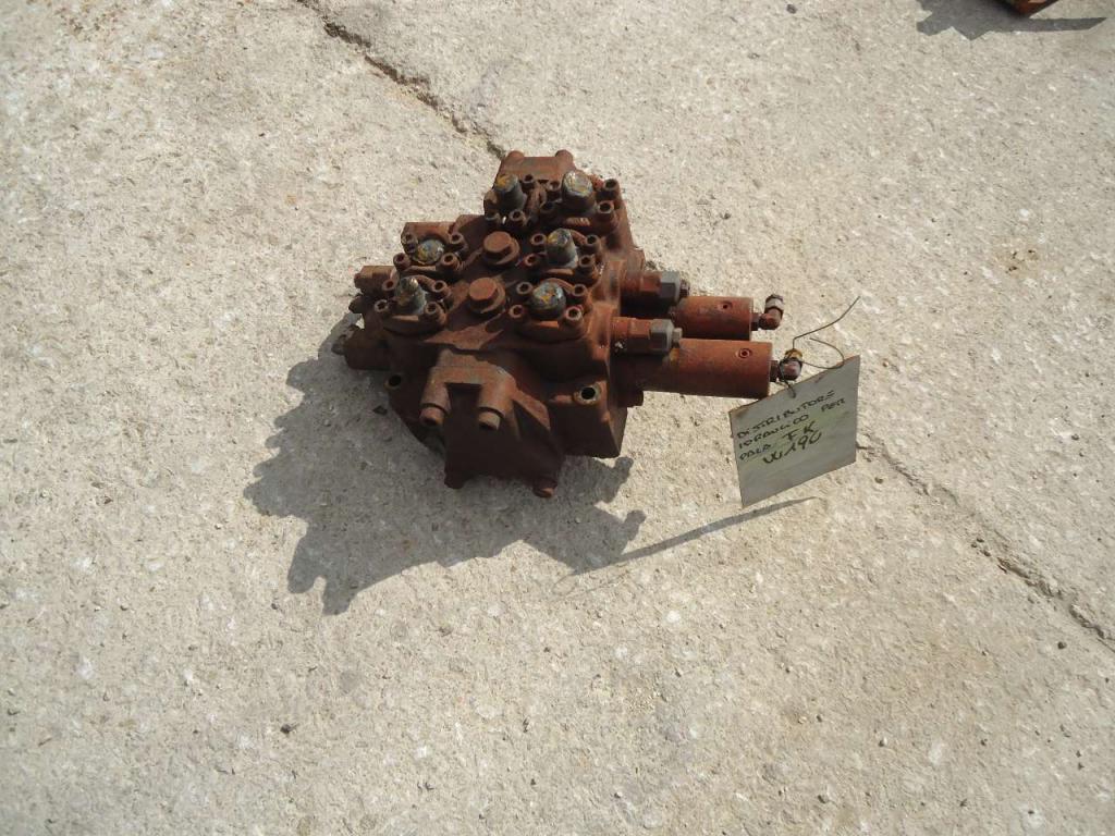 Distributeur hydraulique pour Fiat Kobelco W190 Photo 1
