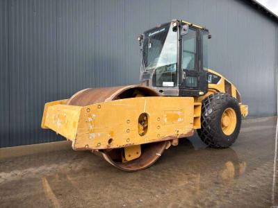 Caterpillar CS74 Photo 1