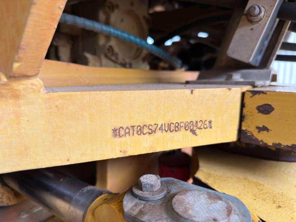Caterpillar CS74 Photo 16