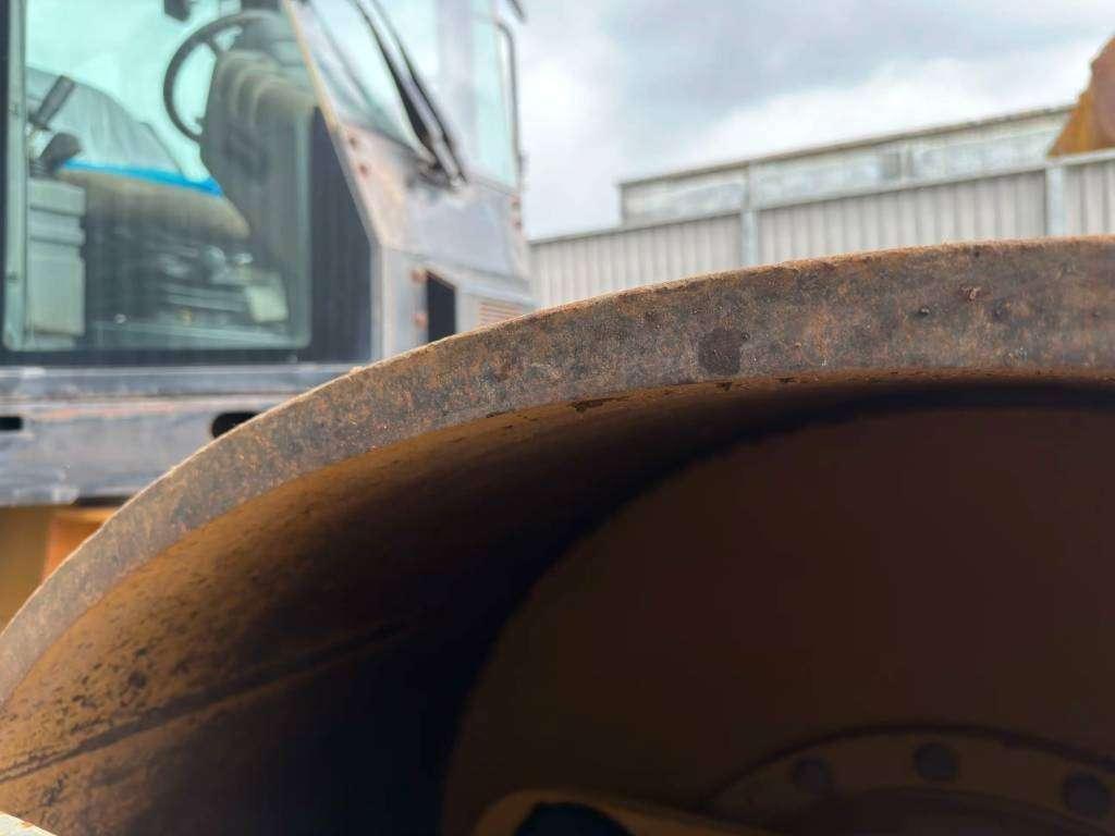 Caterpillar CS74 Photo 17