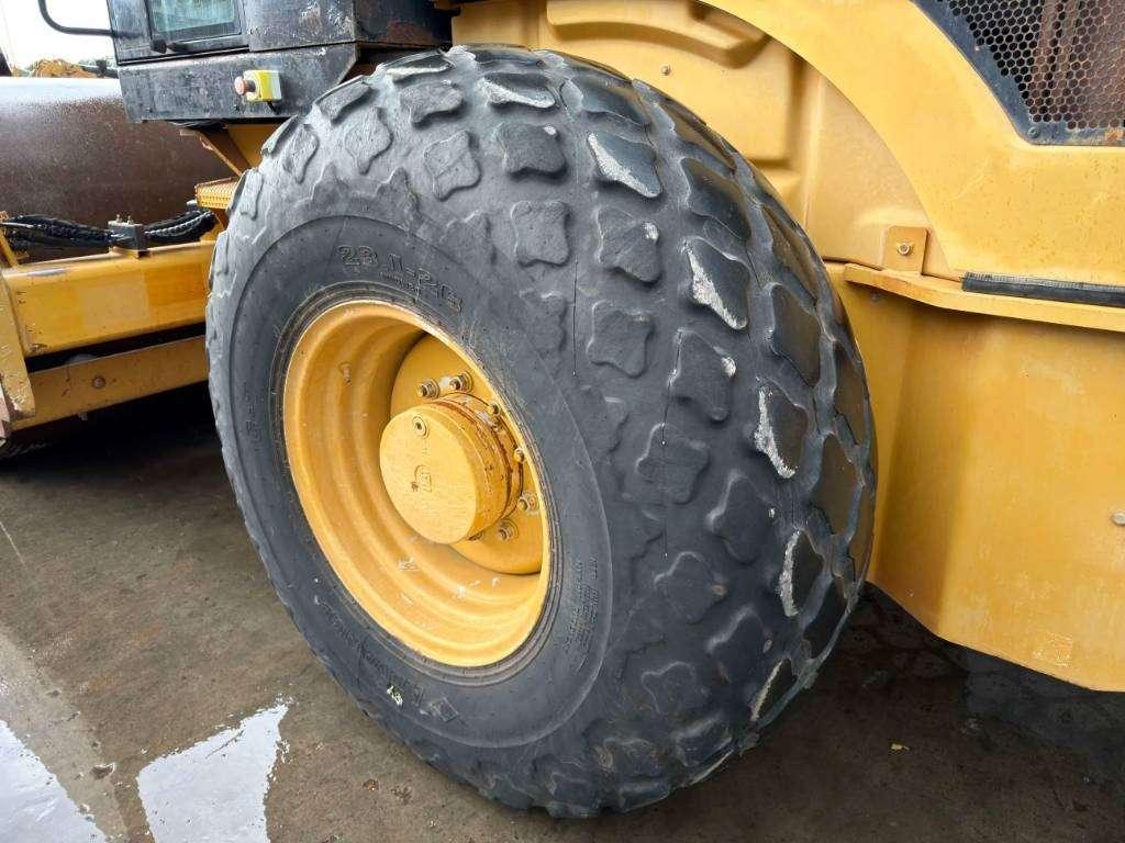 Caterpillar CS74 Photo 8