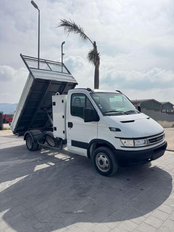 Iveco 35C12 Photo 1