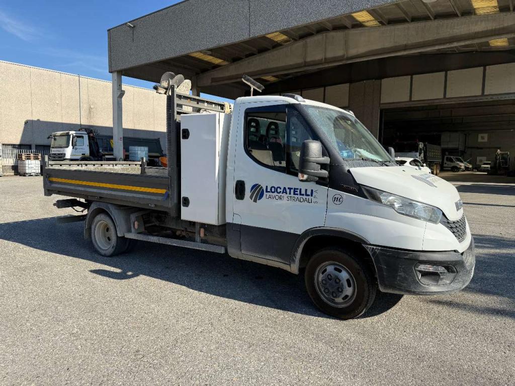 Iveco DAILY 35C16 Photo 8