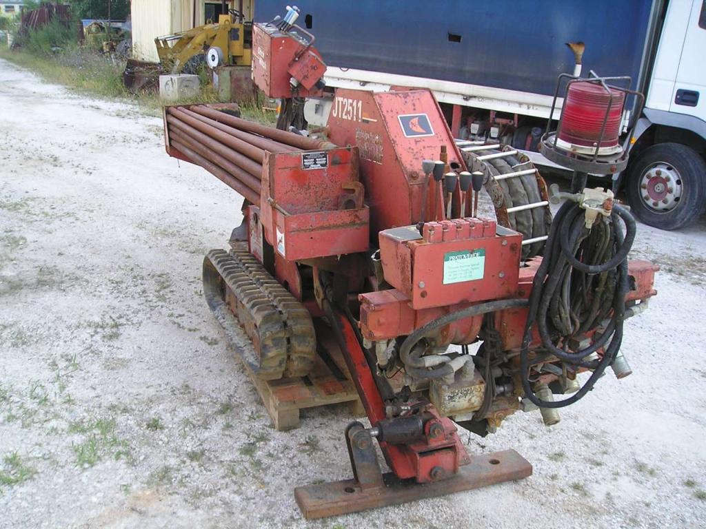 Ditch Witch JT 2511 Photo 6