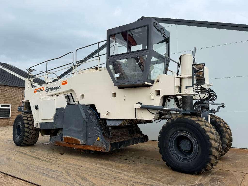 Wirtgen WR2500S - Airco / Backup Camera / US EPA Photo 5