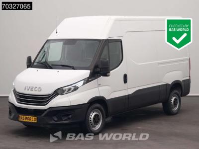 Iveco Daily 35S18 3.0L Automaat 180PK 3,5t Trekhaak L2H2 LED Navi Airco Cruise Camera Euro6 L2 A/C Towbar en vente par BAS World B.V.