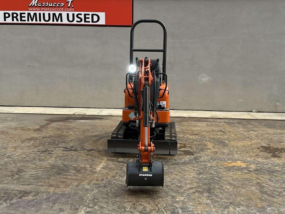 Hitachi ZX10U-2 Photo 13