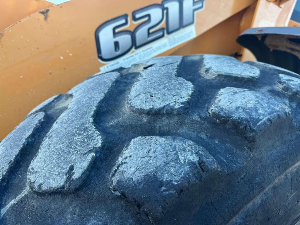 Case 621F Photo 5