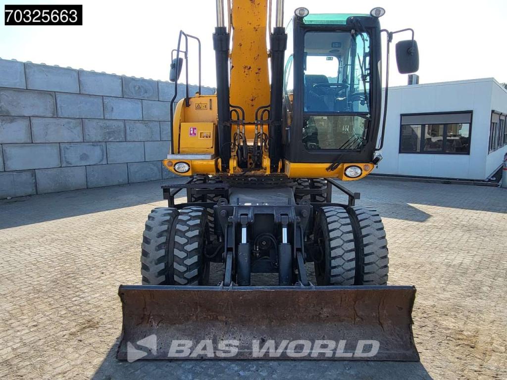 JCB JS200 W Photo 12