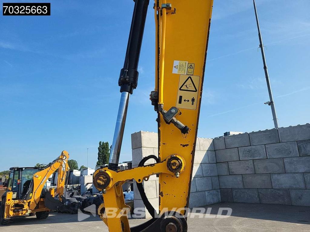 JCB JS200 W Photo 14
