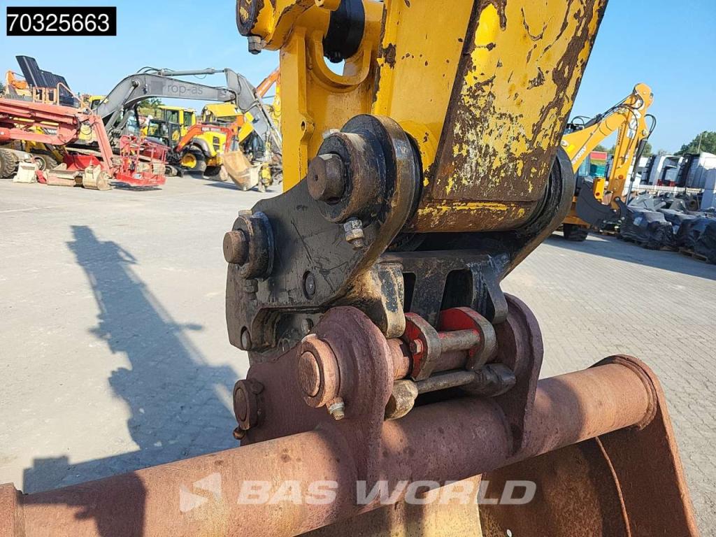 JCB JS200 W Photo 17