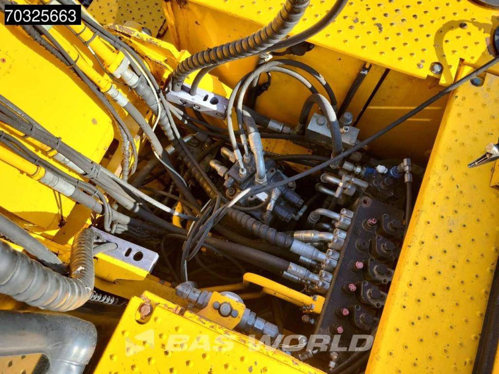 JCB JS200 W Photo 24