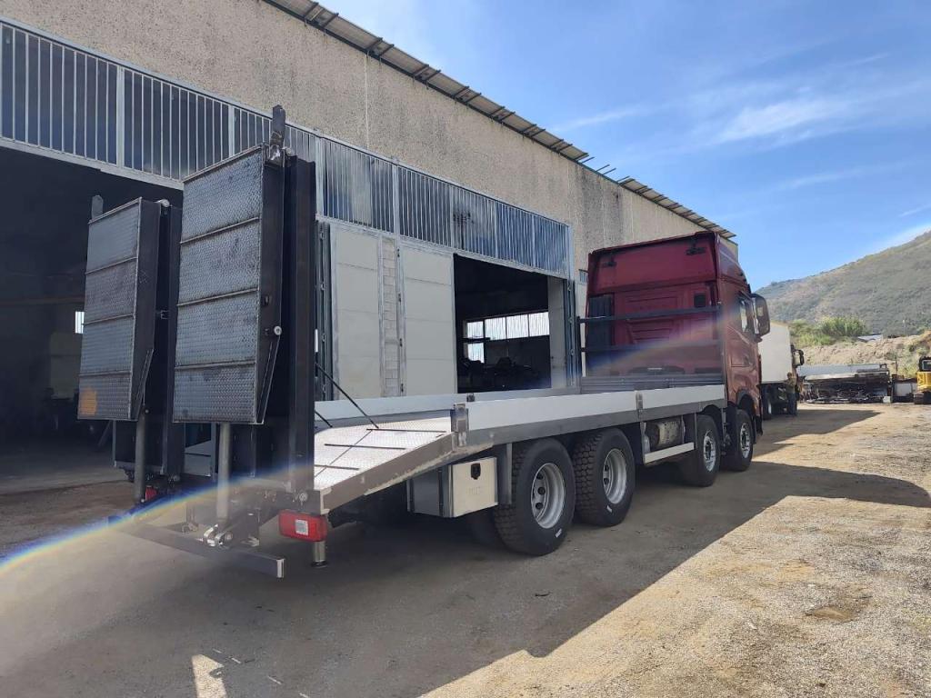 Iveco X-WAY 570 Photo 22