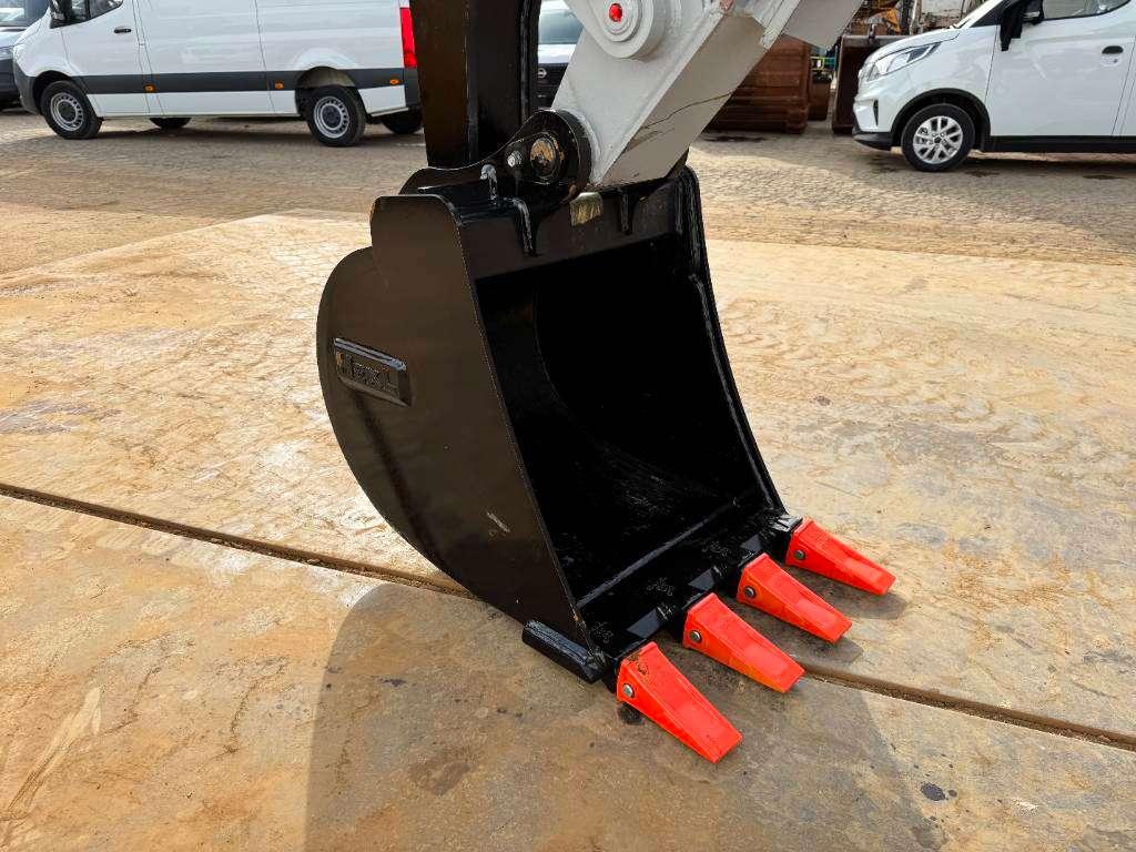 HexL 420x 4WD - UNUSED! Telescopic - 4/1 Bucket + Photo 25