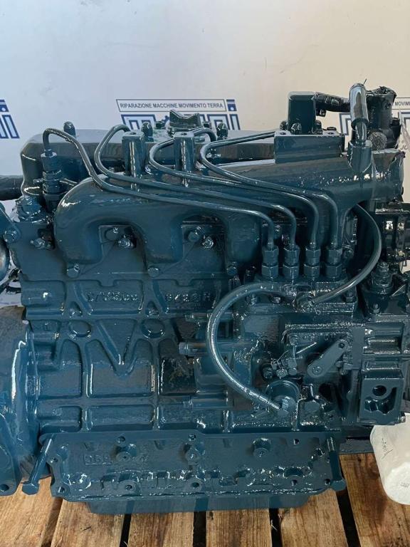 Kubota V1702 Photo 2