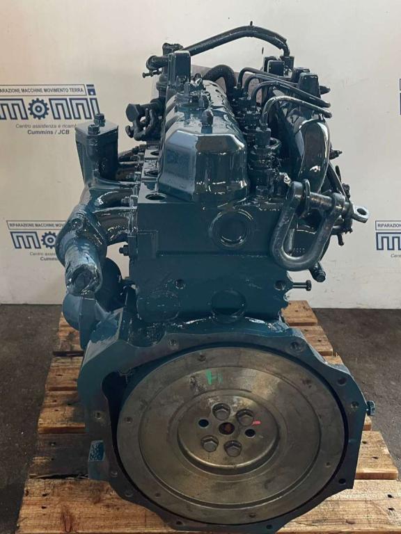 Kubota V1702 Photo 4