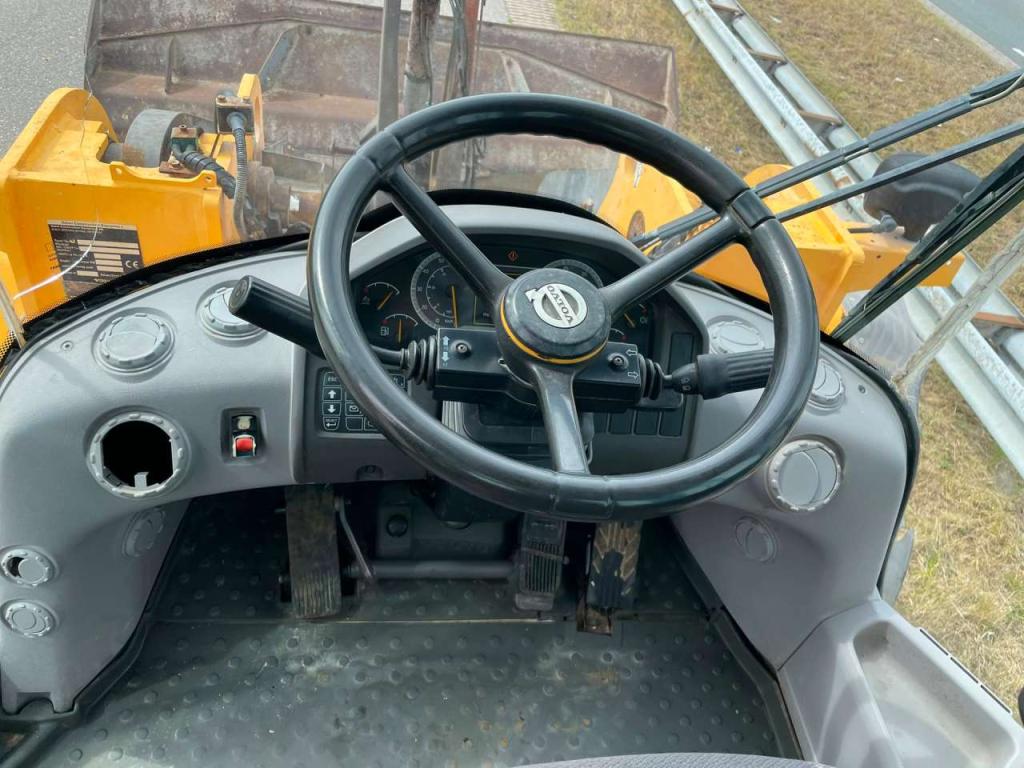 Volvo L110H Photo 14