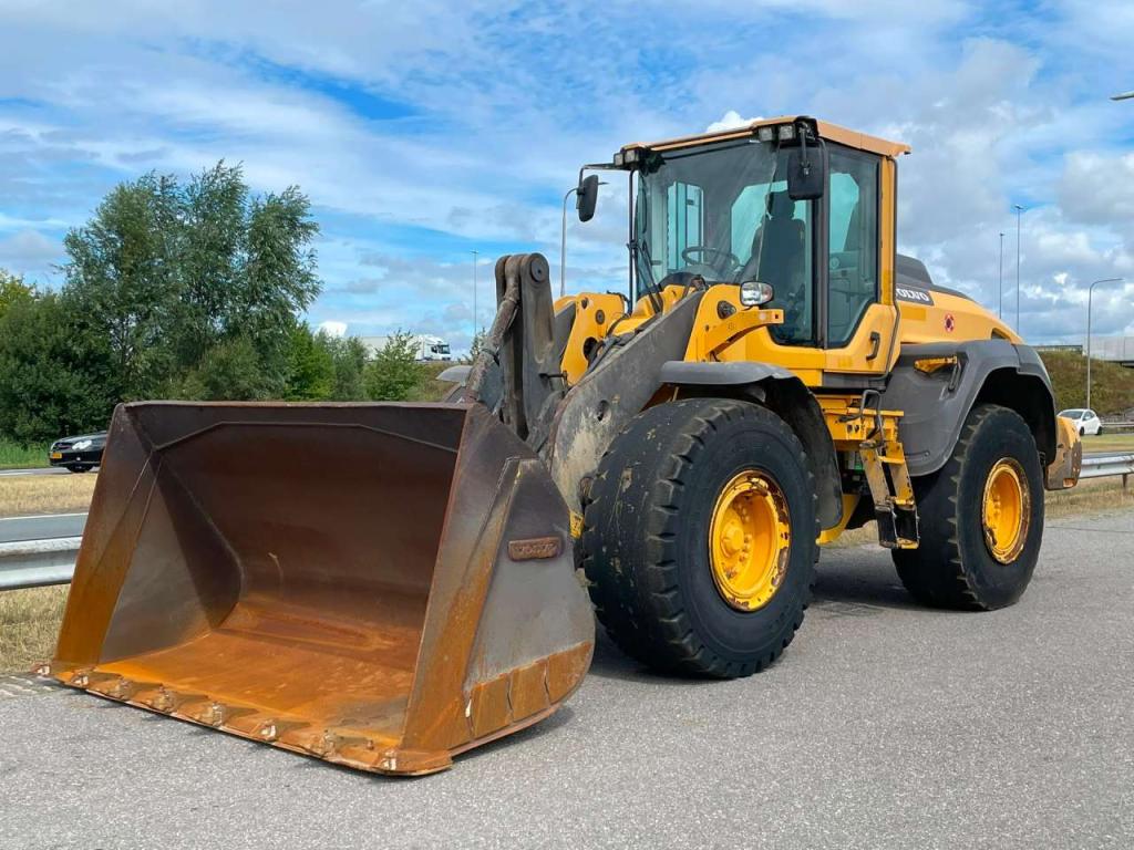 Volvo L110H Photo 2