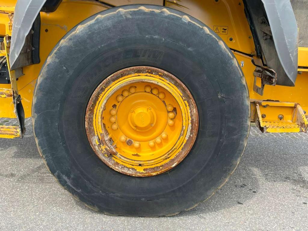Volvo L110H Photo 9
