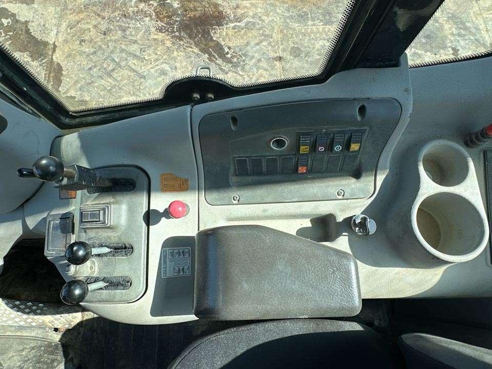 New Holland W130 Photo 15