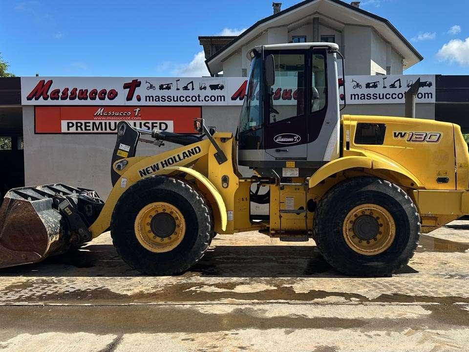 New Holland W130 Photo 2