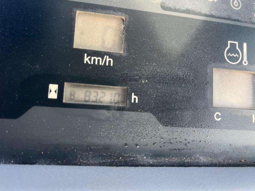 Komatsu WA100 M Photo 17