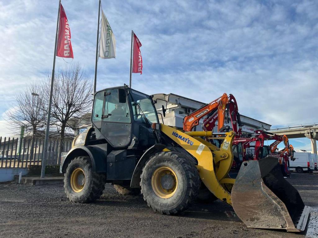 Komatsu WA100 M Photo 21