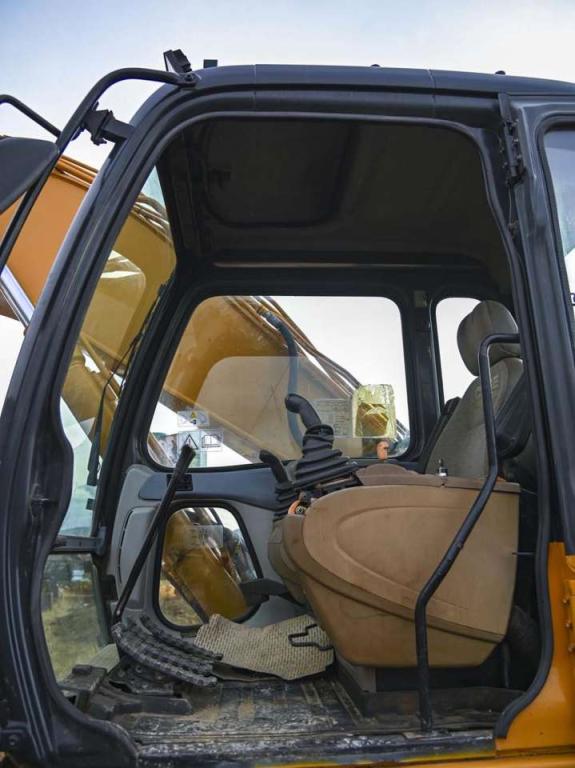 Case CX240B Photo 18