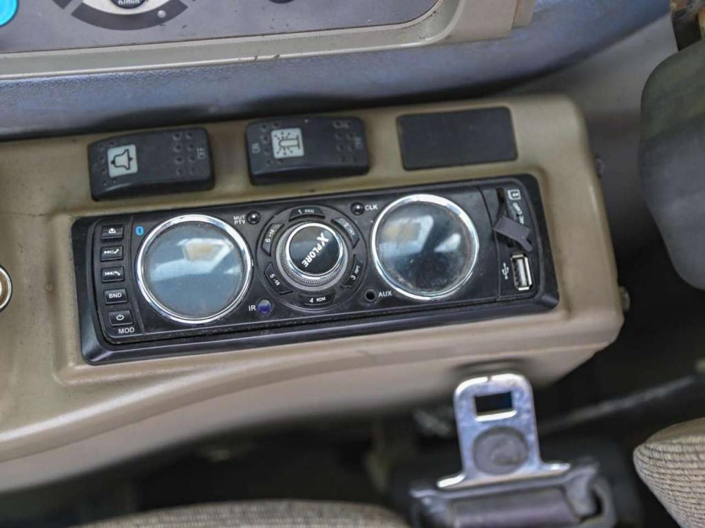 Case CX240B Photo 19