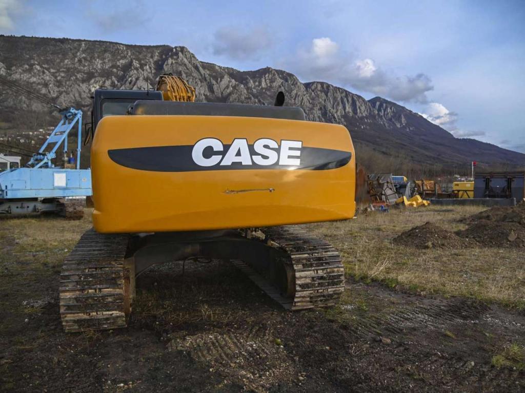 Case CX240B Photo 6